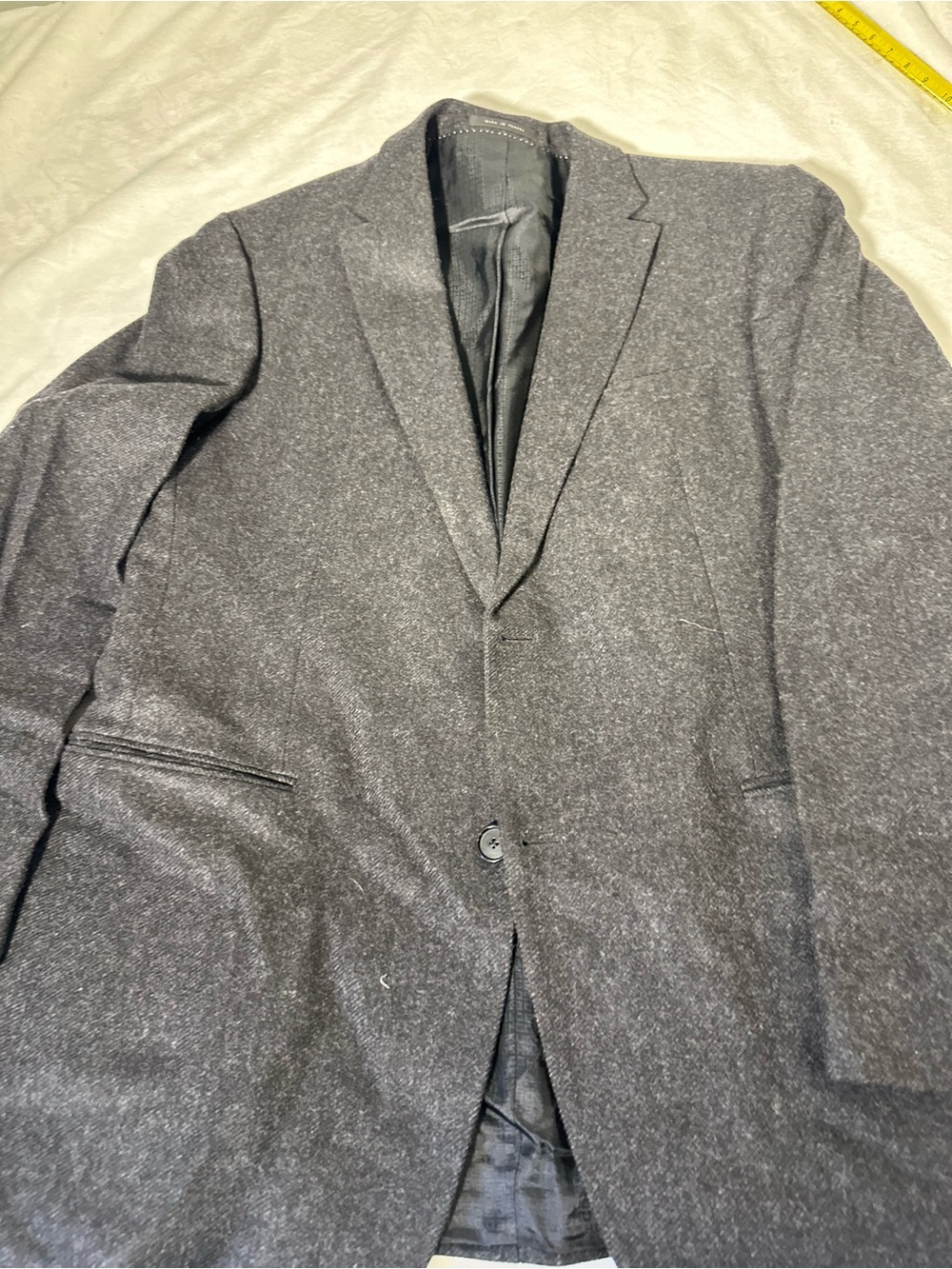 Hugo Boss Men's Charcoal Gray Wool-Blend Blazer - Classic Single-Breasted 44L